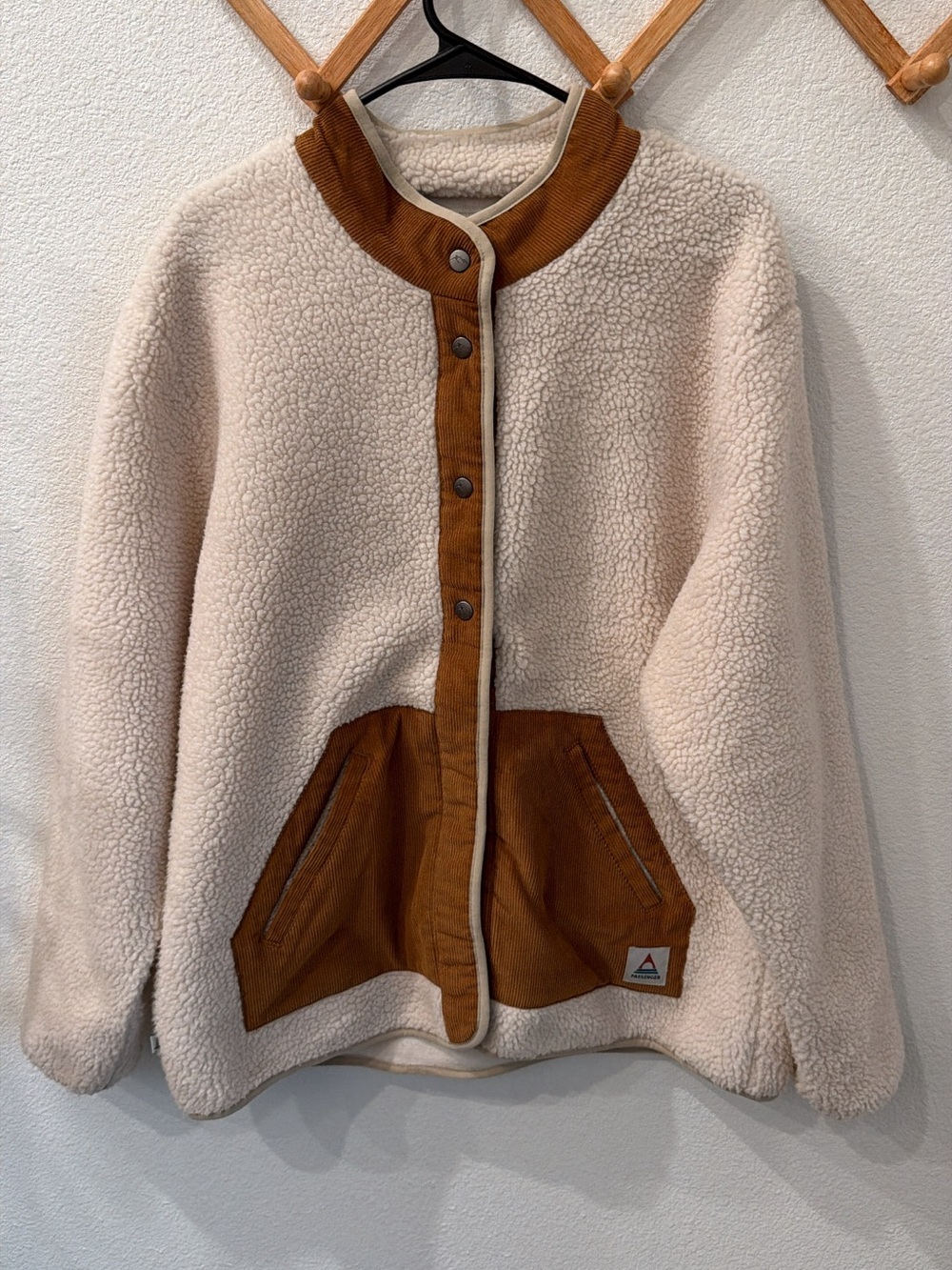 Passenger Women’s Clover Sherpa Fleece - Size XL - Picture 2 of 7